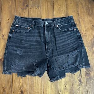 American Eagle Outfitters size 12 90’s boyfriend short black distressed denim